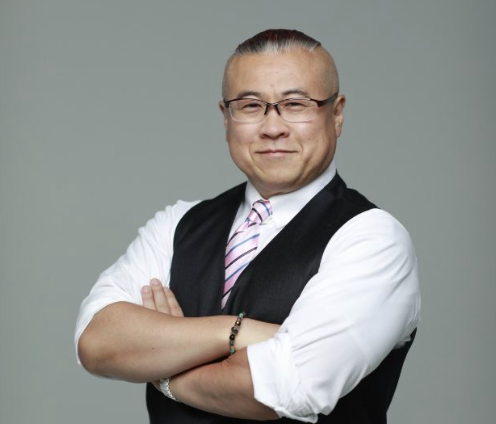 櫻庭露樹は何者？全捨離で人生を変えた実業家の正体とは